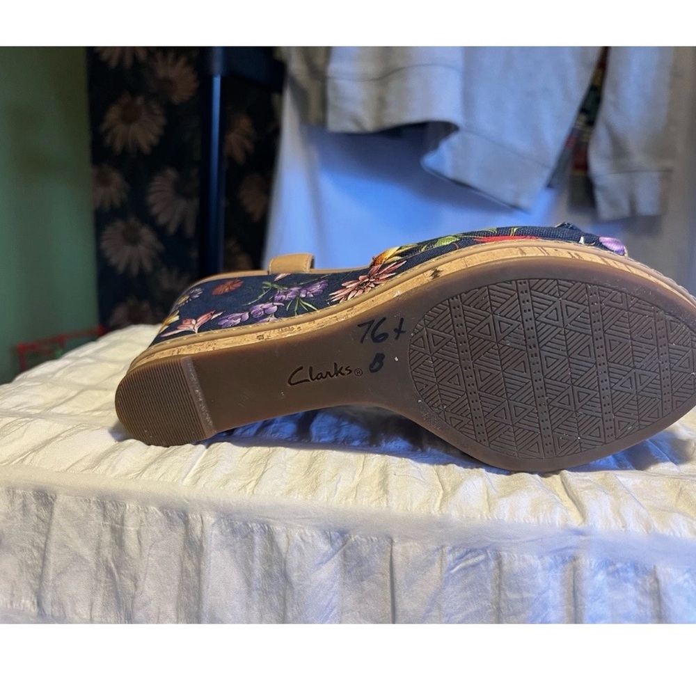 Clark’s cushioned Floral Navy Wedge Sandals 8M - Picture 4 of 12
